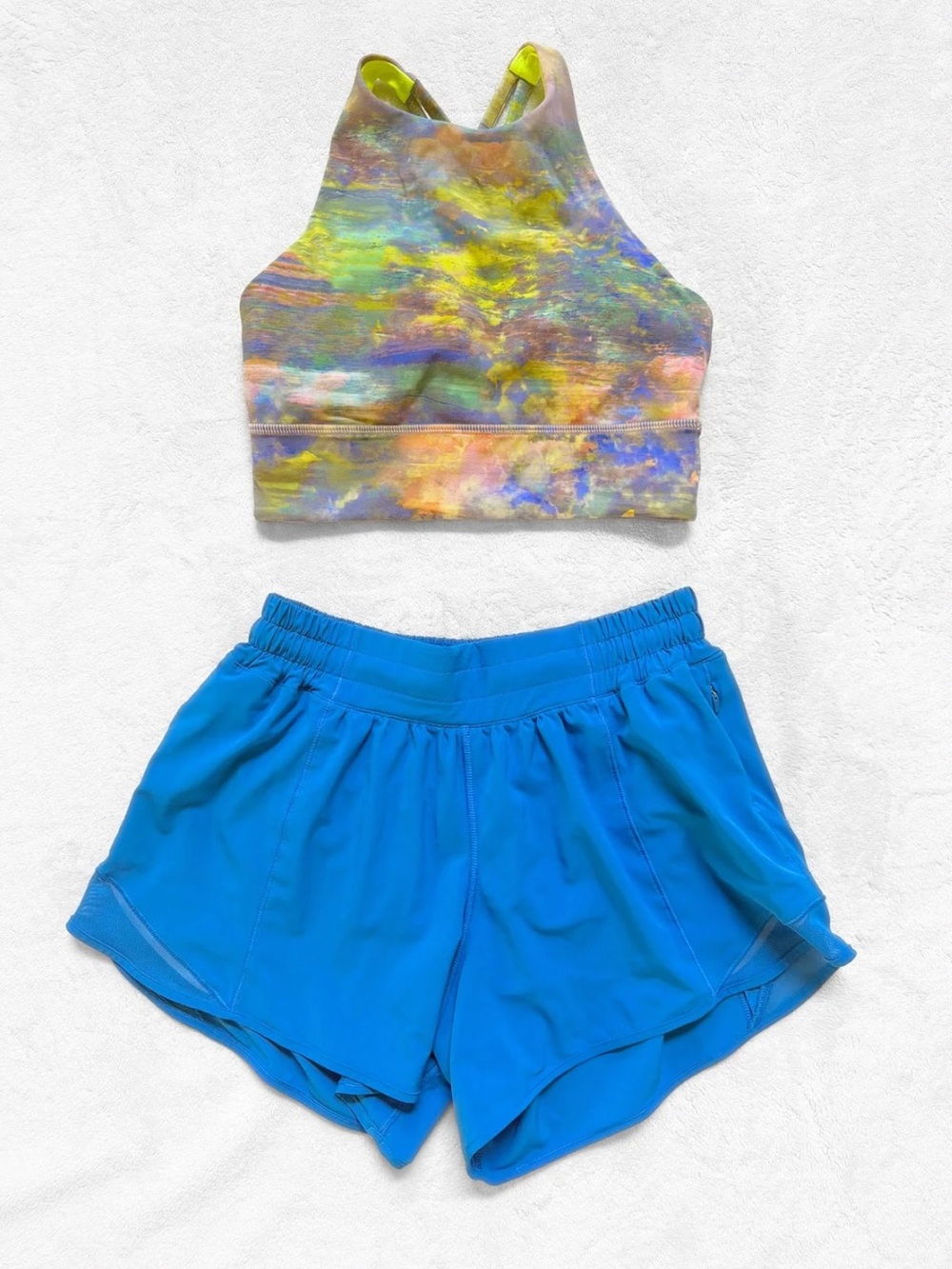 Lululemon Energy High-Neck Tough Bra + Hotty Hot Shorts – Altered Nature Multi
